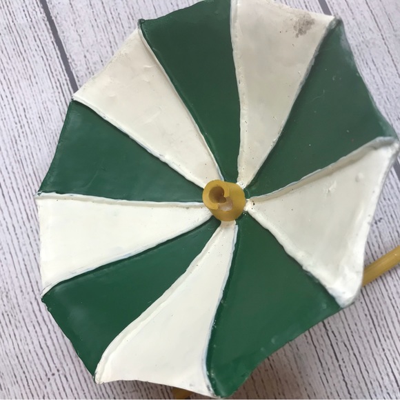 Lifeguard Christmas Santa Statuette by Beachcombers 1996 - Picture 9 of 12